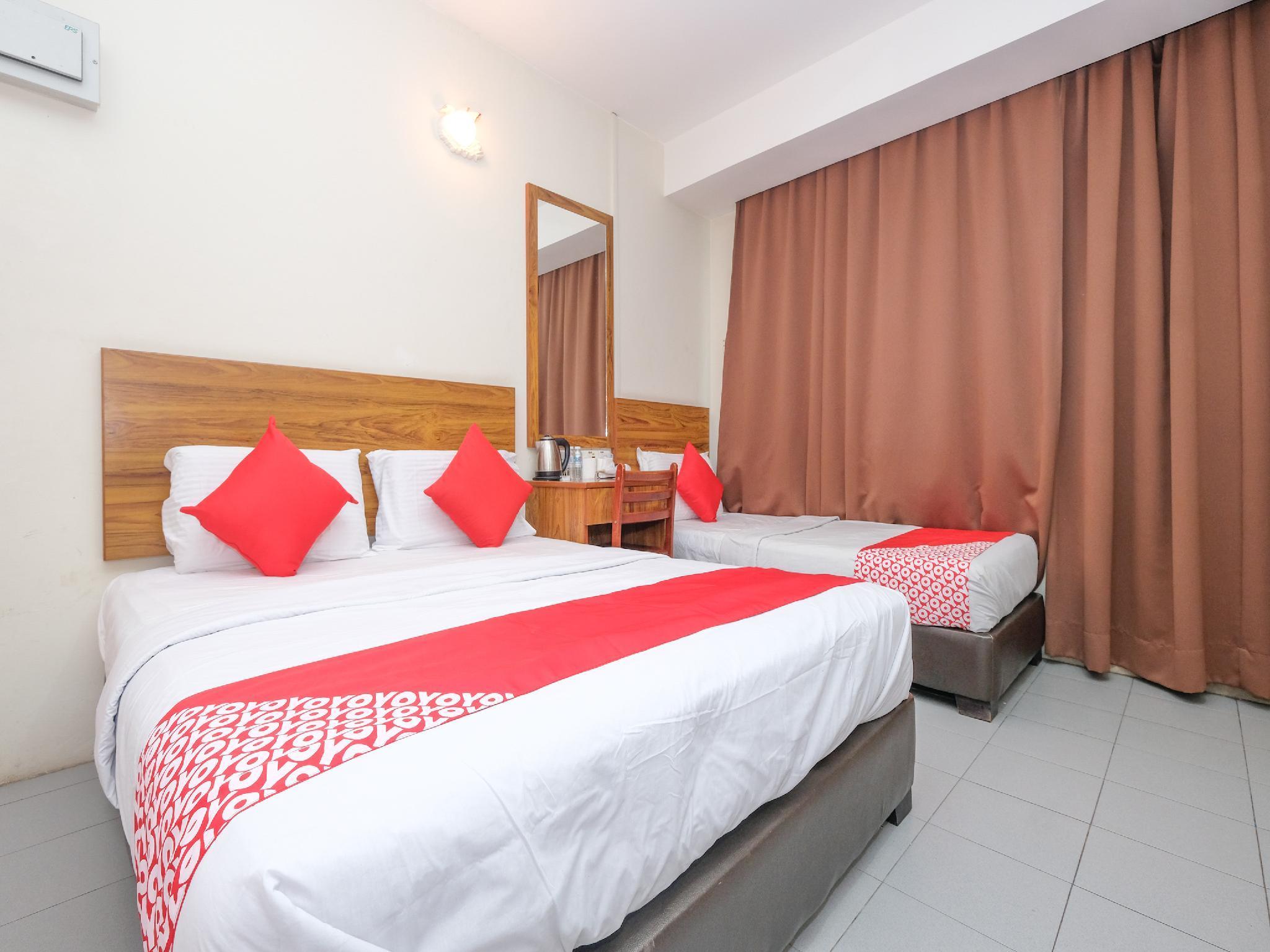 Oyo 89877 Sun Triang Hotel Kampong Kerayong Exterior photo