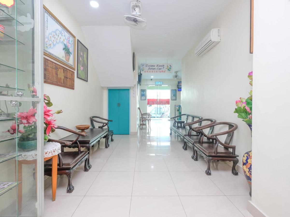 Oyo 89877 Sun Triang Hotel Kampong Kerayong Exterior photo
