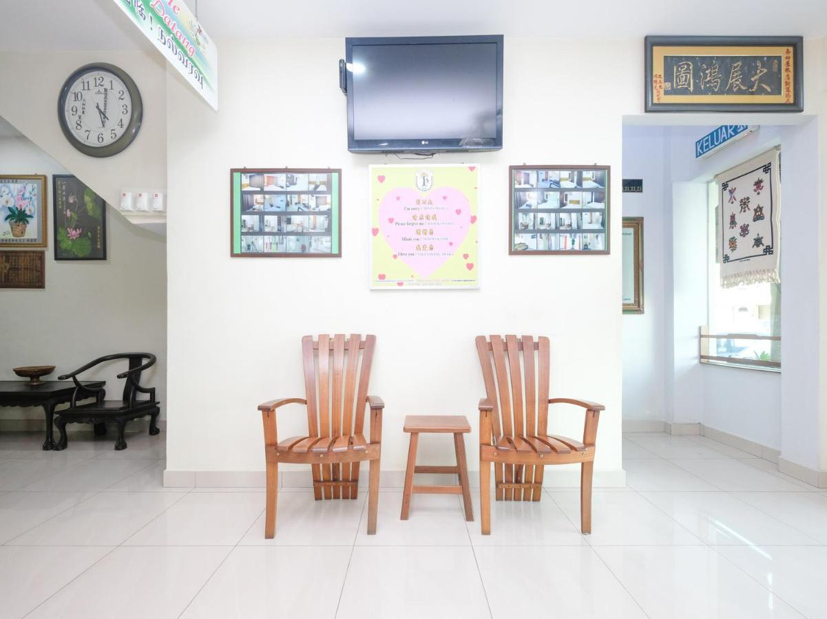 Oyo 89877 Sun Triang Hotel Kampong Kerayong Exterior photo
