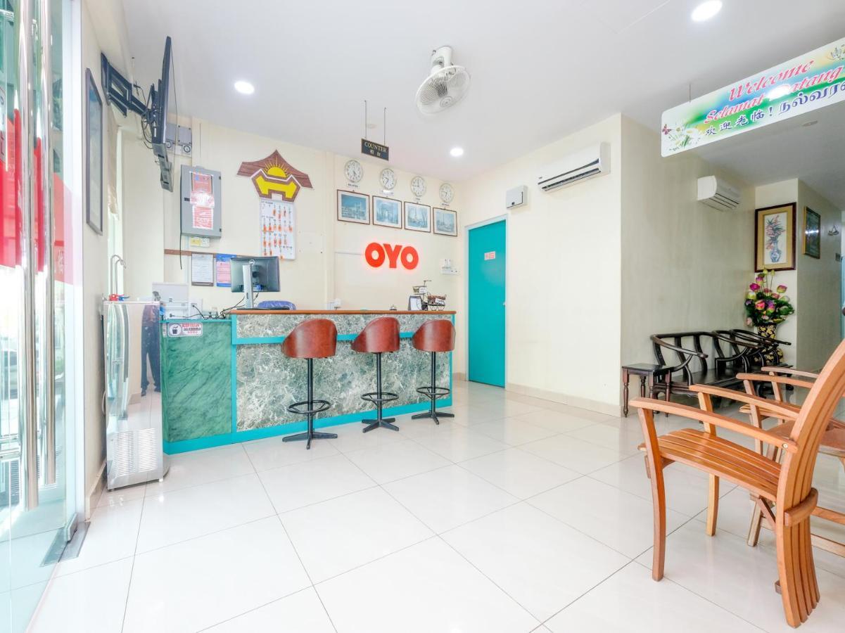 Oyo 89877 Sun Triang Hotel Kampong Kerayong Exterior photo